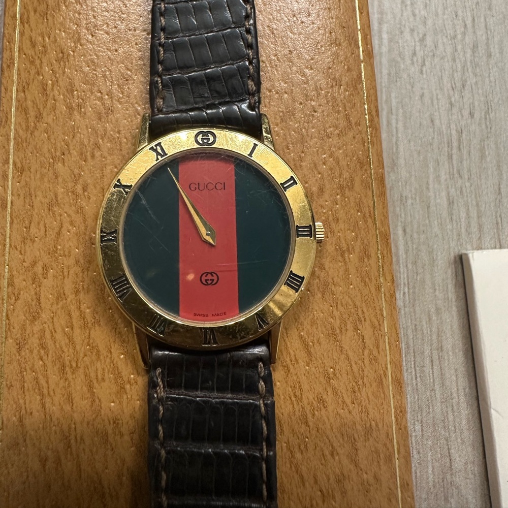 VTG 80’s Gucci Tricolor Dial Quartz Watch (Complete Set With Box & Papers)
